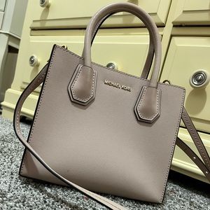 Beautiful Michael Kors Purse!! :))